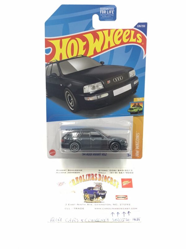 2022  hot wheels super treasure hunt 94 Audi Avant RS2 W  Protector Fashion