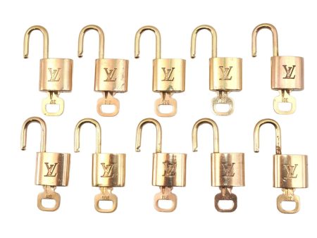 Authentic Louis Vuitton Padlock & Keys 10Set LV 1415L For Sale